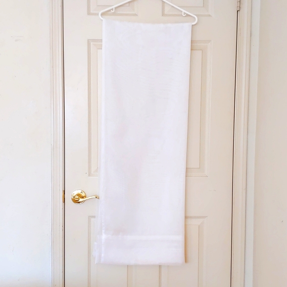 Sears White Sheer Curtains, 1.5" Rod Space, 2 Panels. - Picture 1 of 7